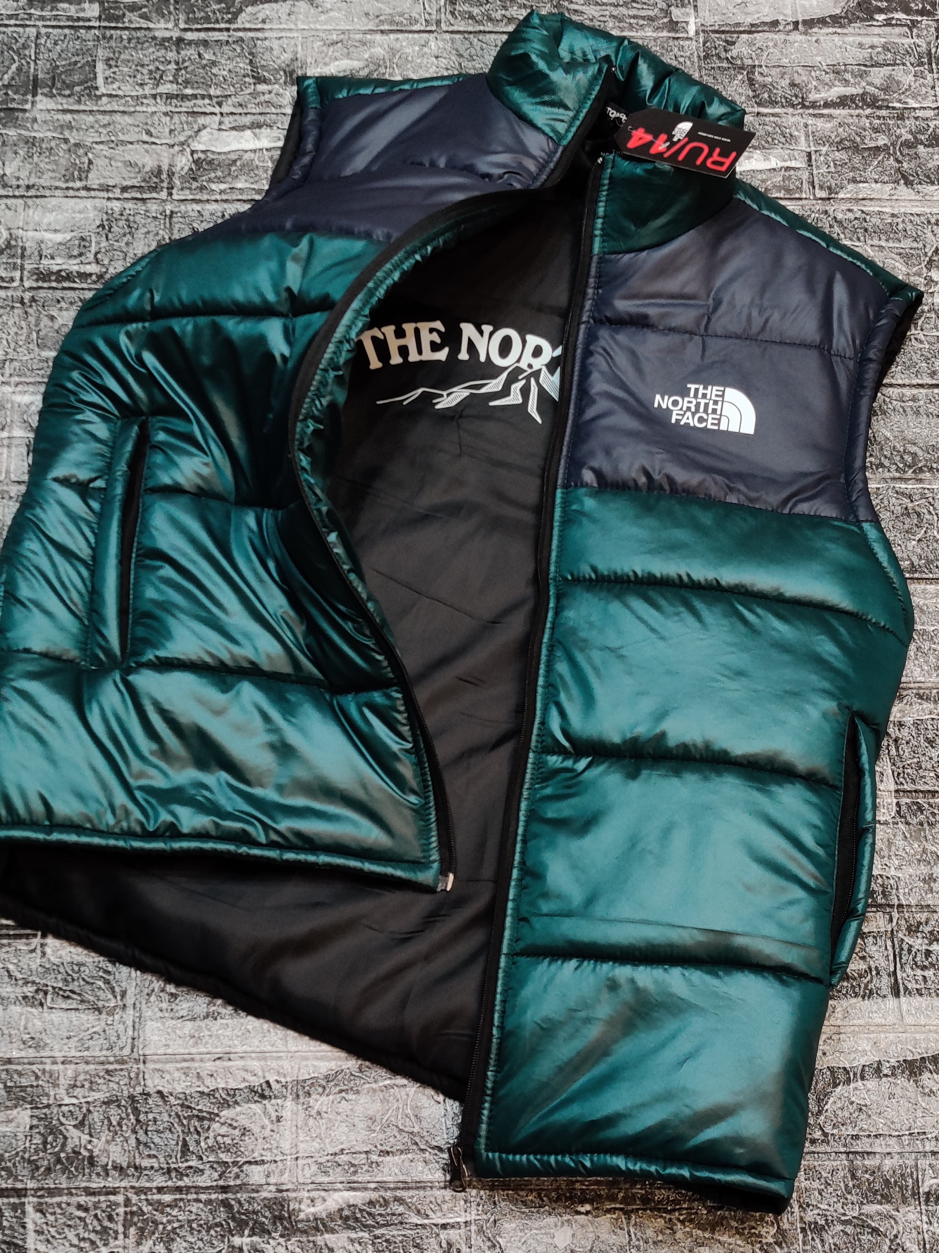 TNF Sleeveless Puffer - Green/Black - Brand Store