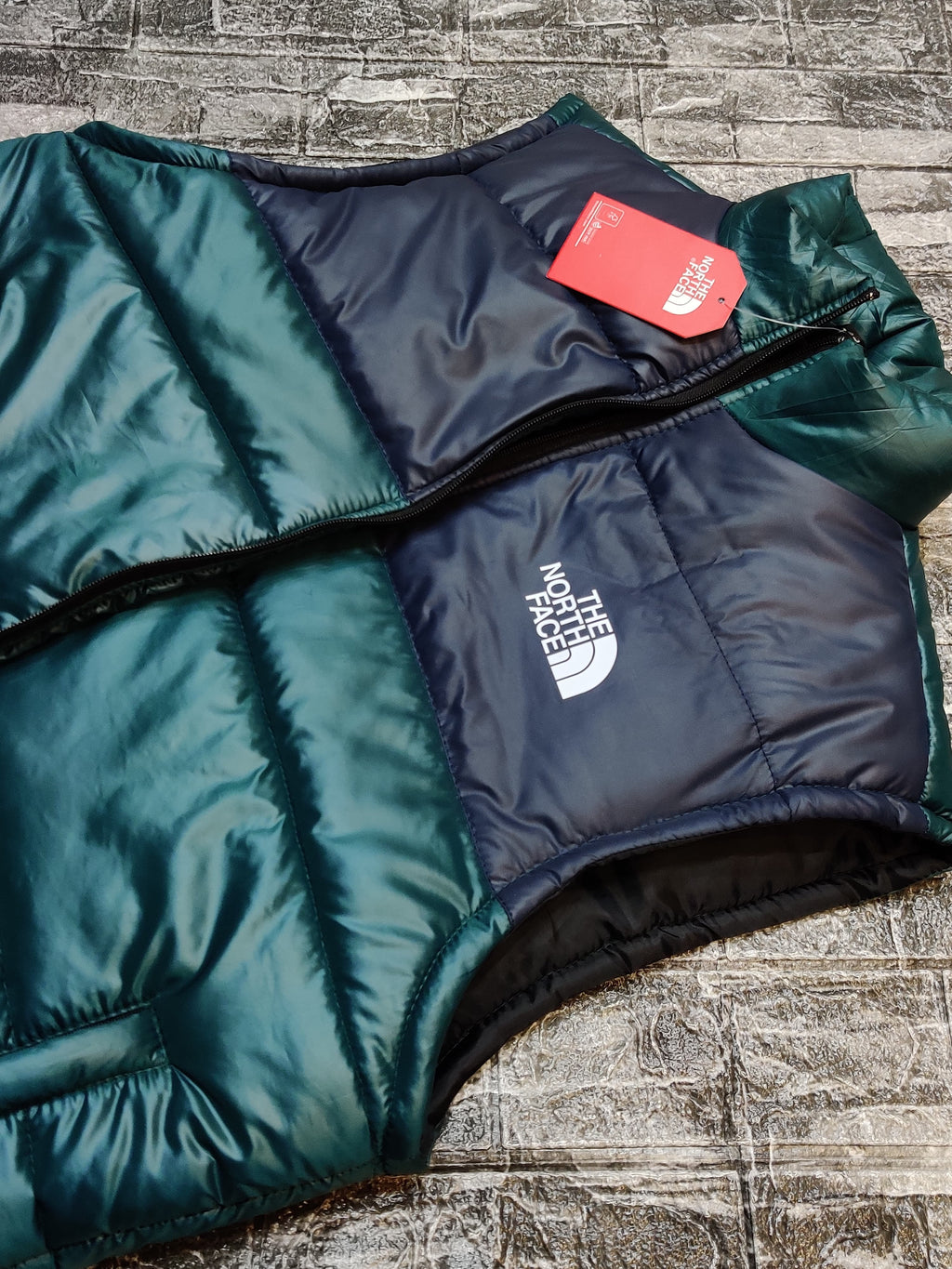 TNF Sleeveless Puffer - Green/Black - Brand Store