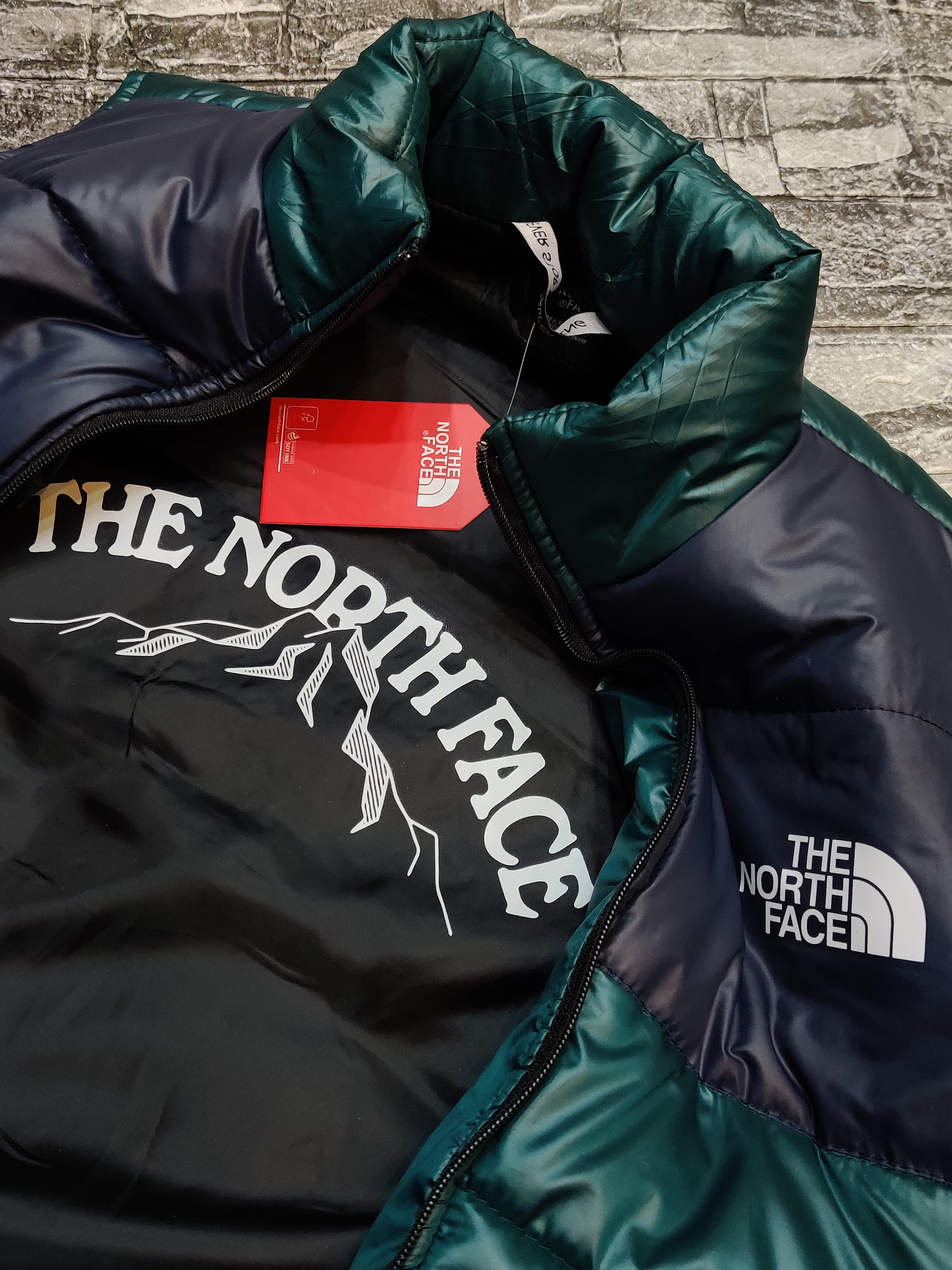 TNF Sleeveless Puffer - Green/Black - Brand Store