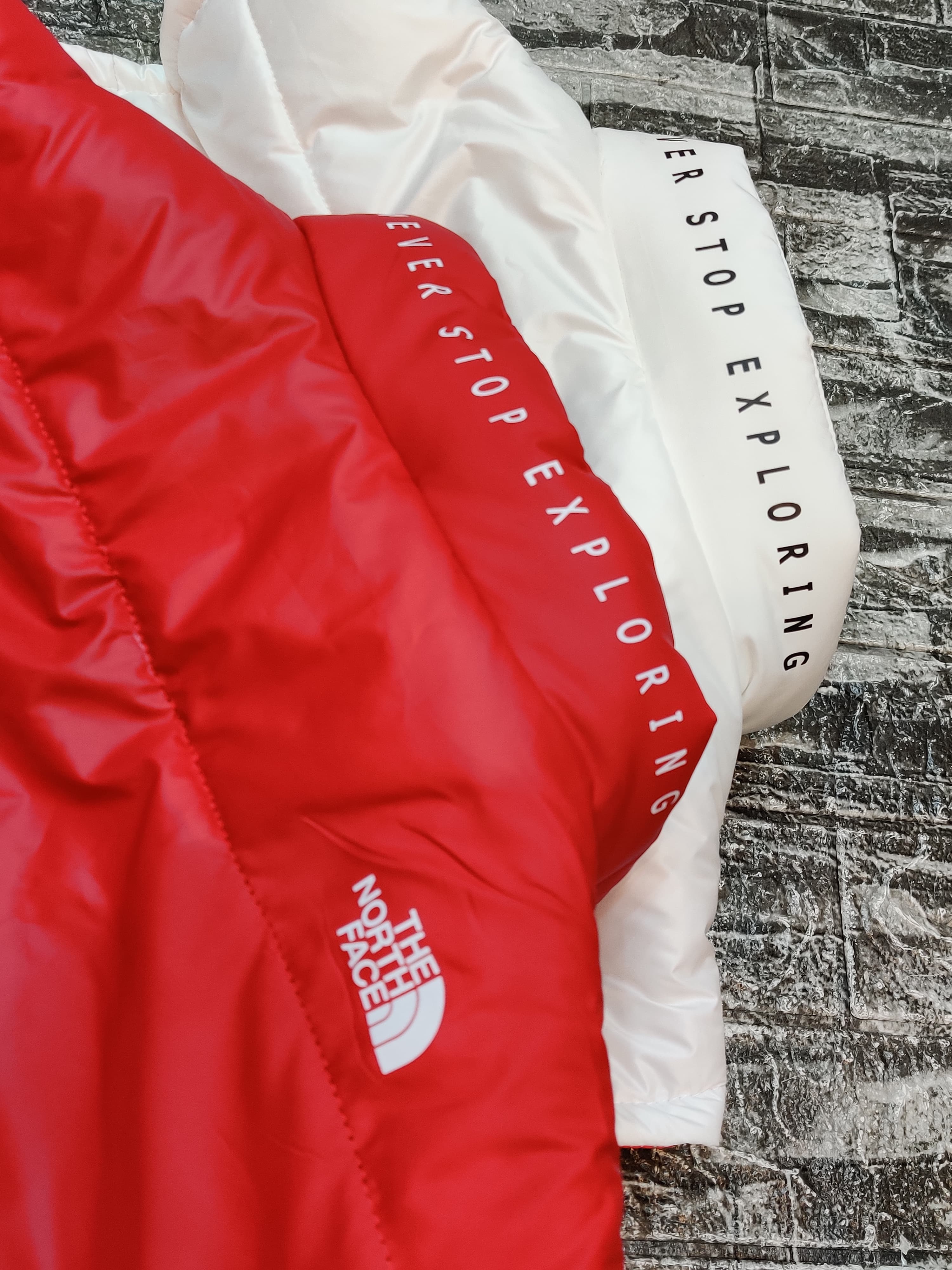 TNF Puffer Gillet Jacket - White/Red - Brand Store