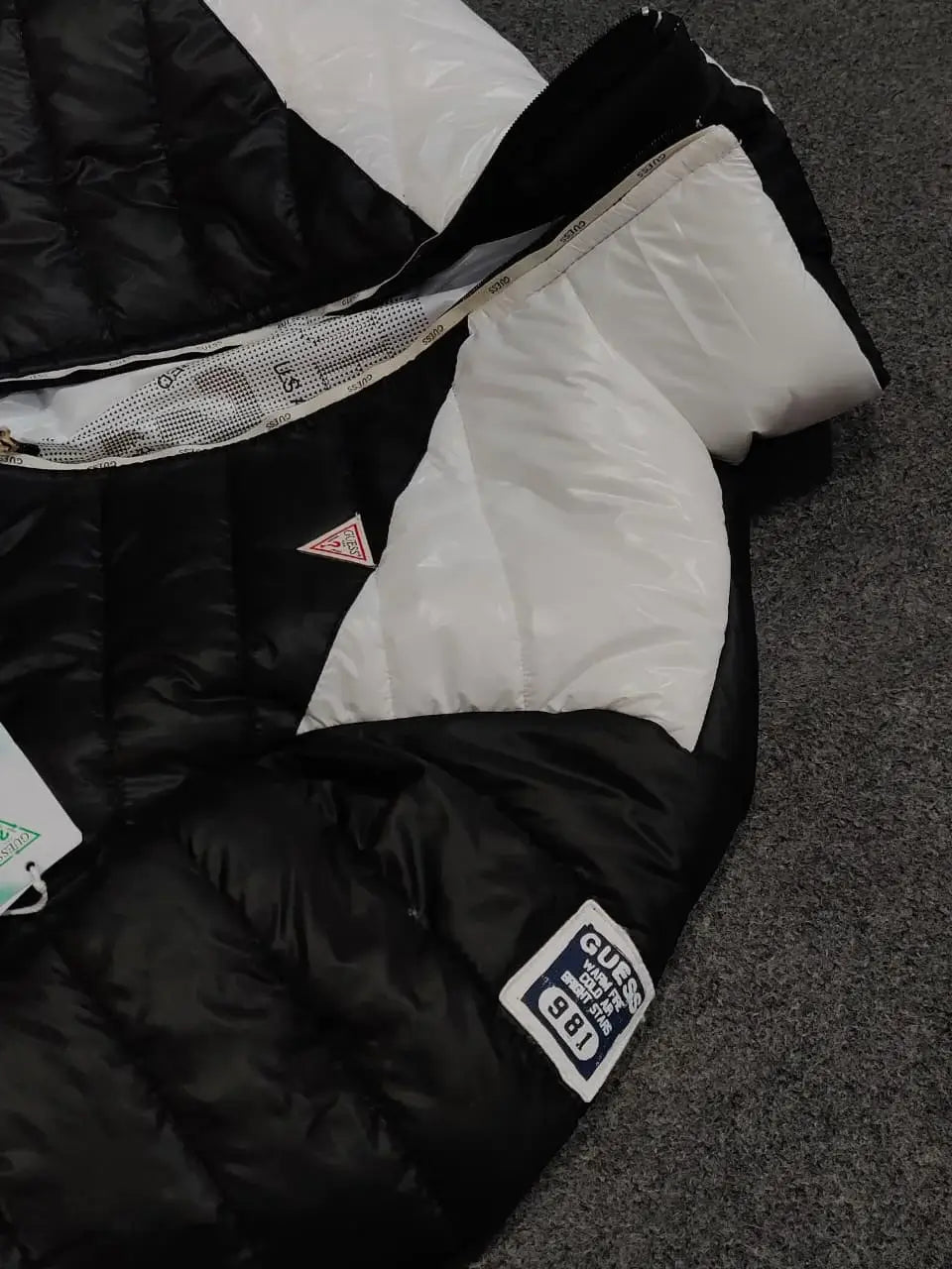 Guess Refletive Jacket - Black/White