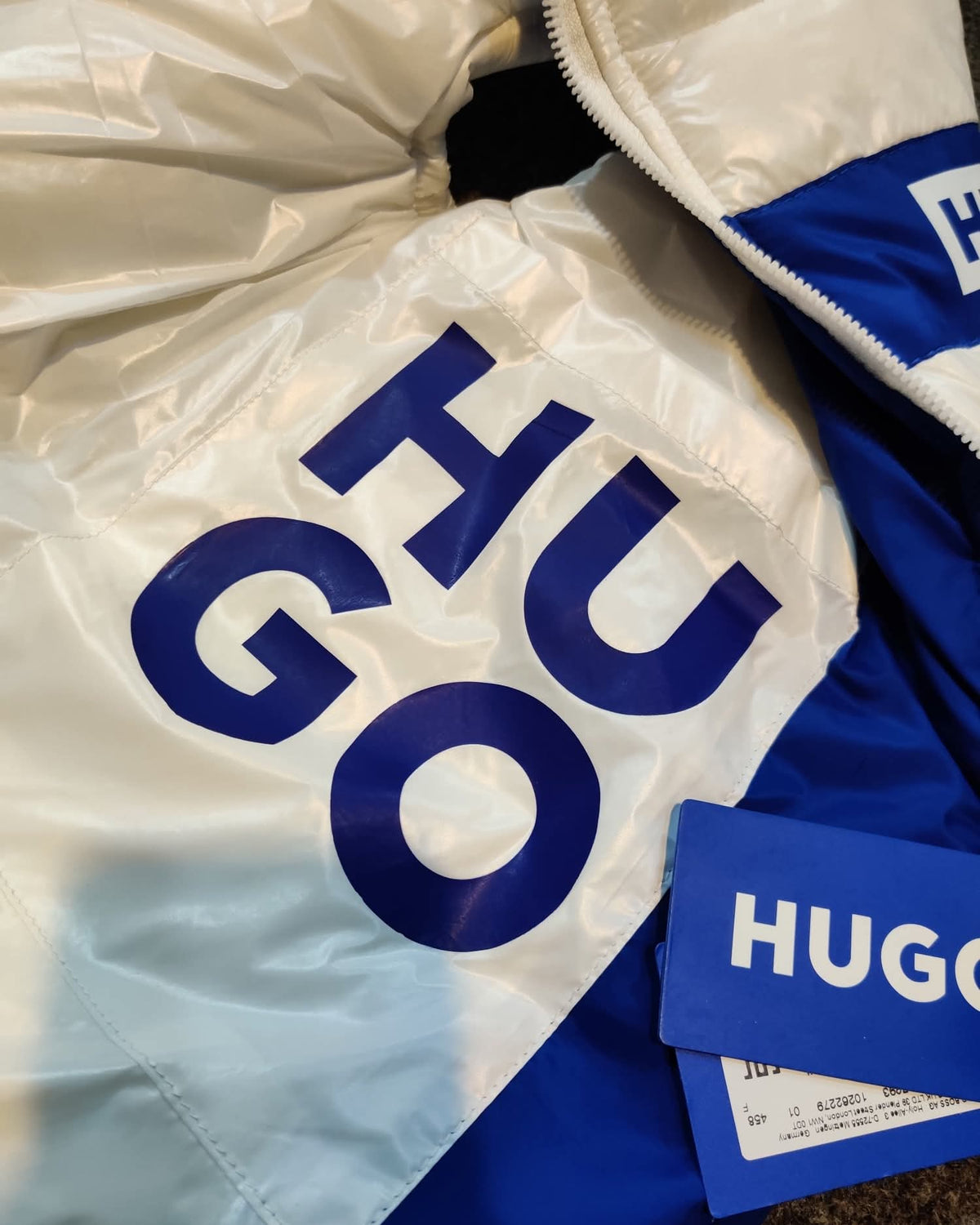 HU-GO Men’s Puffer Jacket – White & Blue