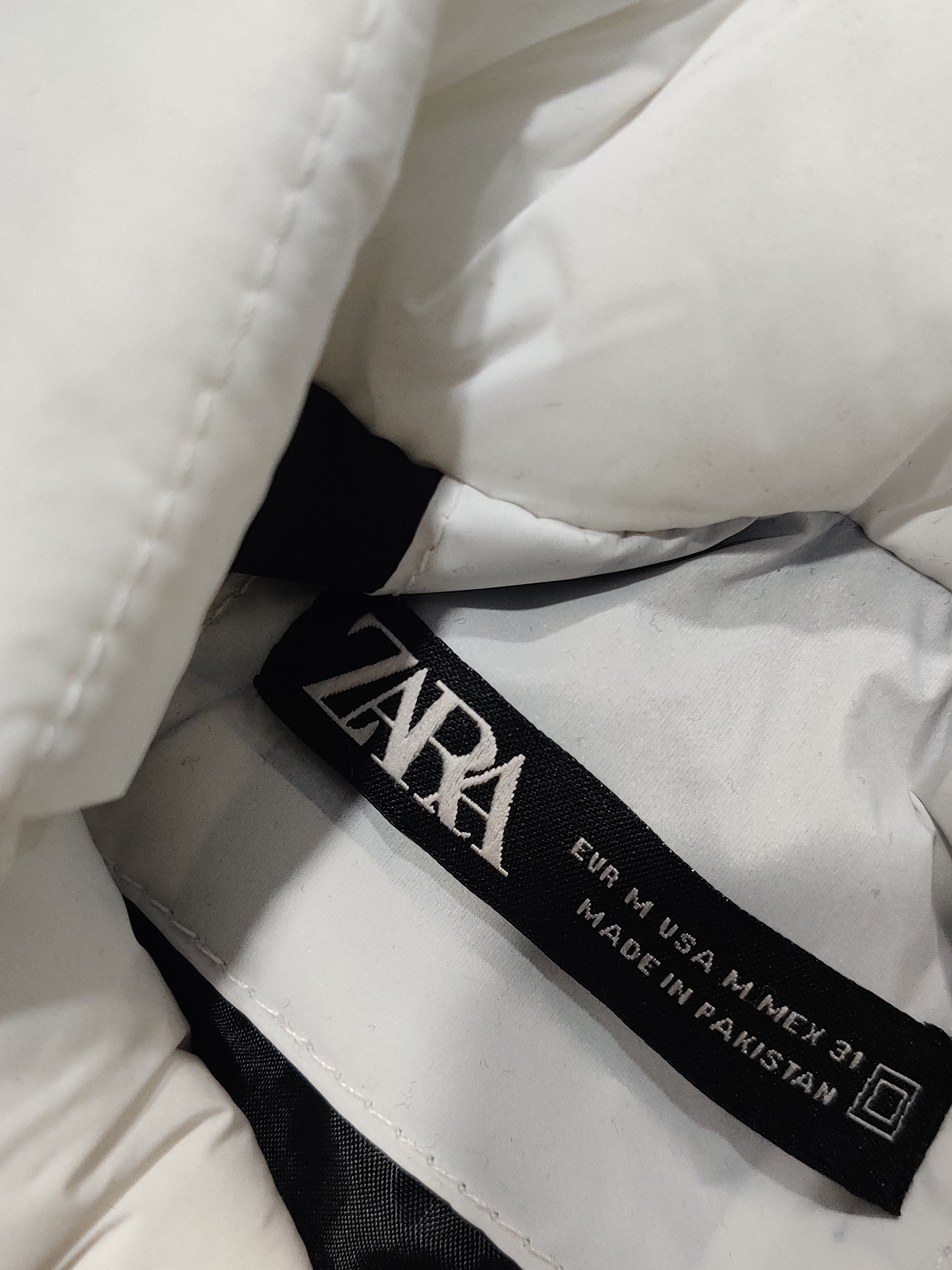 Zra Puffer Sleeveless - Pearl White - Brand Store